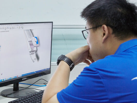 D4 LED Moisture-proof Lamp 160LPW with Ready 4 Emergency 4W@3HRS Plug and Play Easy for Maintenance​ Suitable for Parking Garage and Lighting