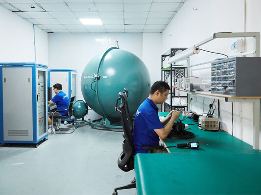 D4 LED Moisture-proof Lamp with DIP Switchable Power and 3CCT Loop in-out Wire 3*1.5/2.5mm2 or 5*1.5/2.5mm2 cable through Suitable for Workshops and warehouse